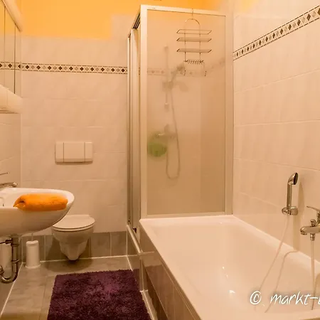 Marktblick - Ferienwohnungen LAUM Altenburg Zimmer foto